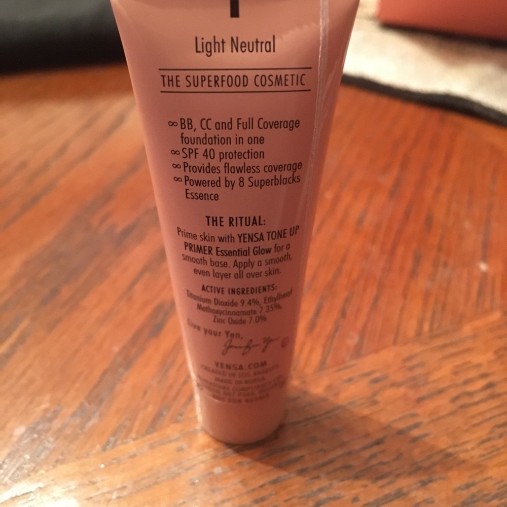 Makeup Bundle - Picture 8 of 8